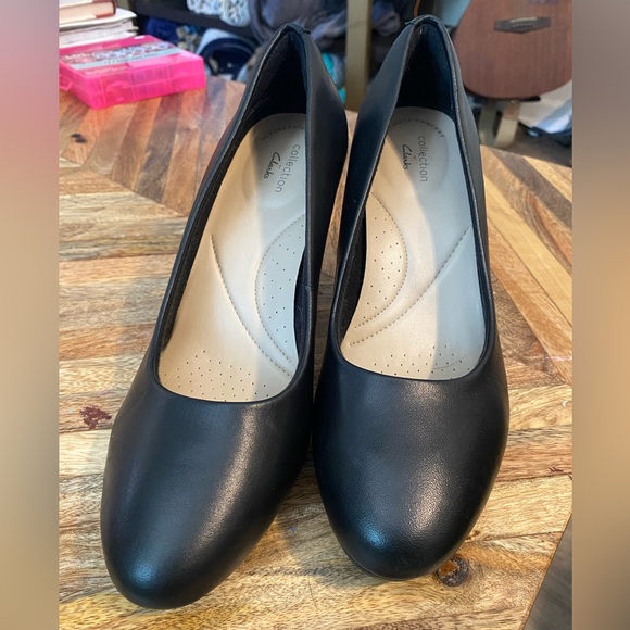 Size 9 Black Clark's Heels - Picture 2 of 5